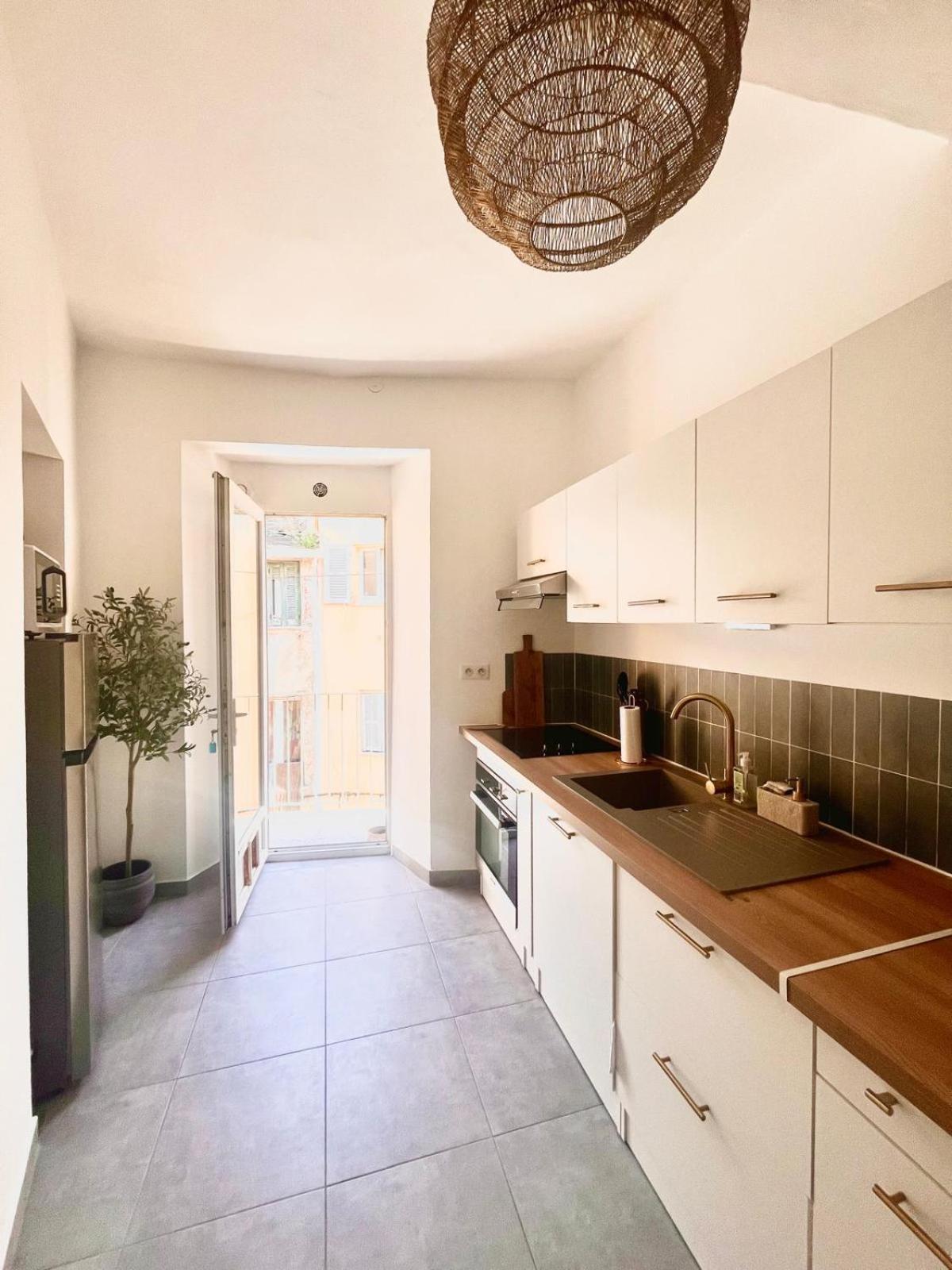 Charmant Appartement * Bastia (Corsica)